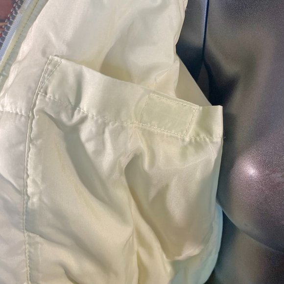 Women's White Quilted Ski Jacket with Black Collar - Picture 8 of 11